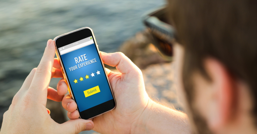 Client giving a positive review about their experience with an aesthetic clinic.