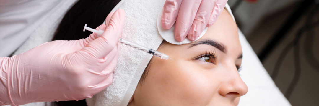 How to Check Your Botox Practitioner Is Qualified 1 Patient receiving anti-wrinkle injections from a qualified aesthetic practitioner in a UK clinic.