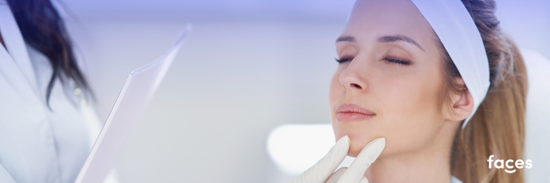 What to Do the Week Before Botox (and What to Avoid) 1 Aesthetic practitioner consulting a patient before a Botox treatment