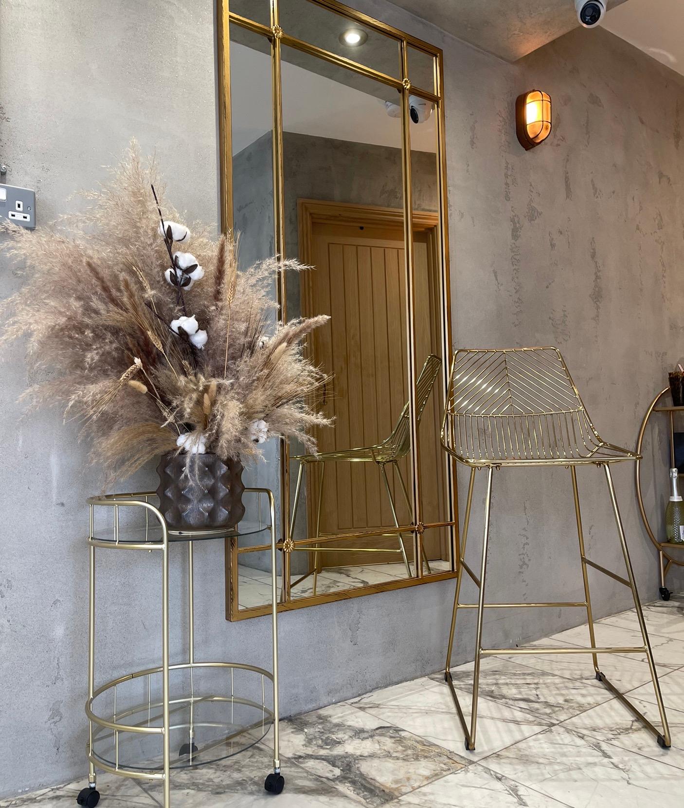 Sumptuous beauty clinic image 1