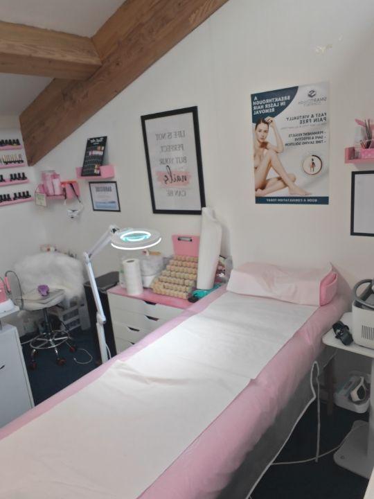 Pink unicorn glam lounge image 1