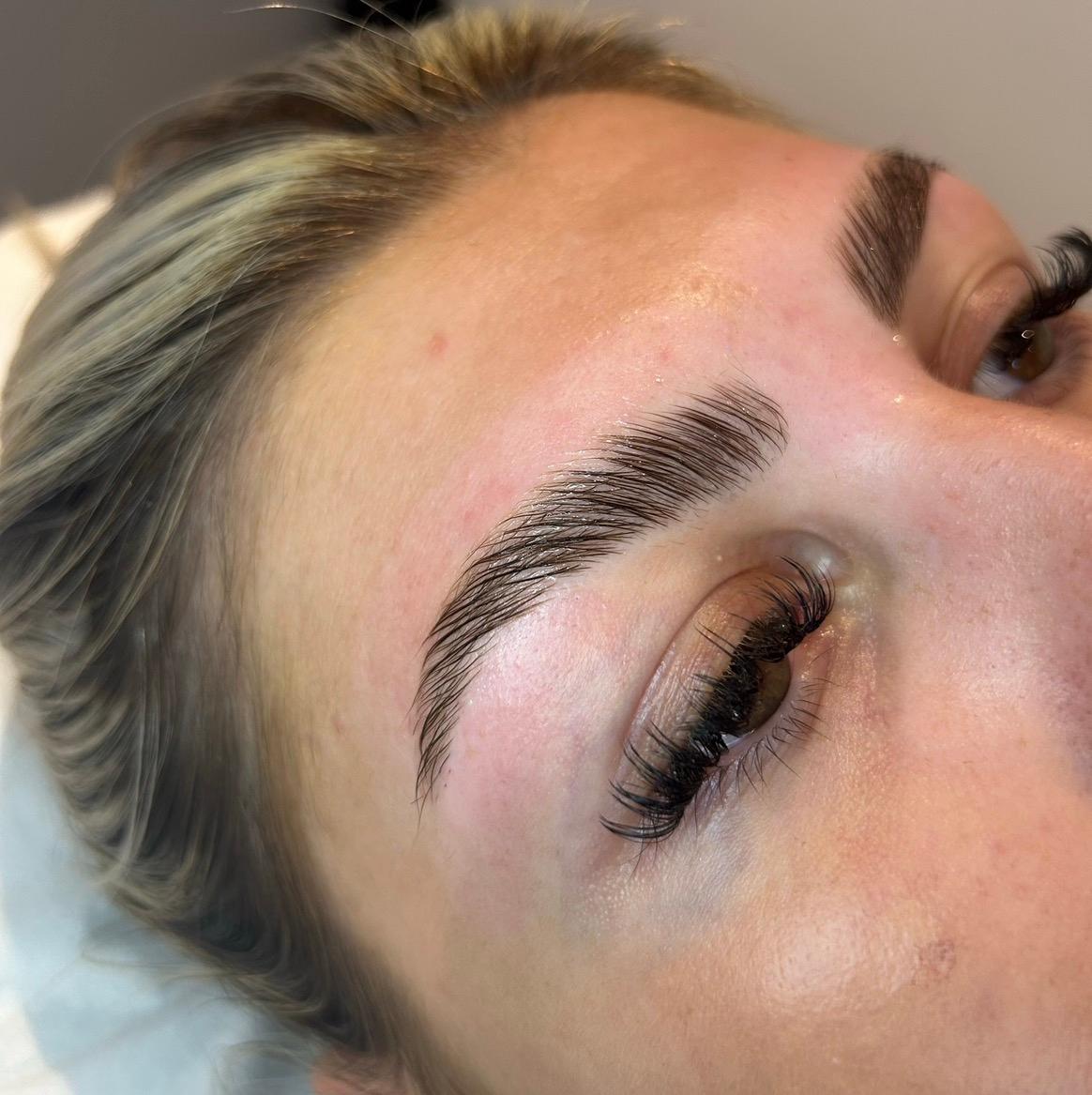 Mollies beauty hut image 3