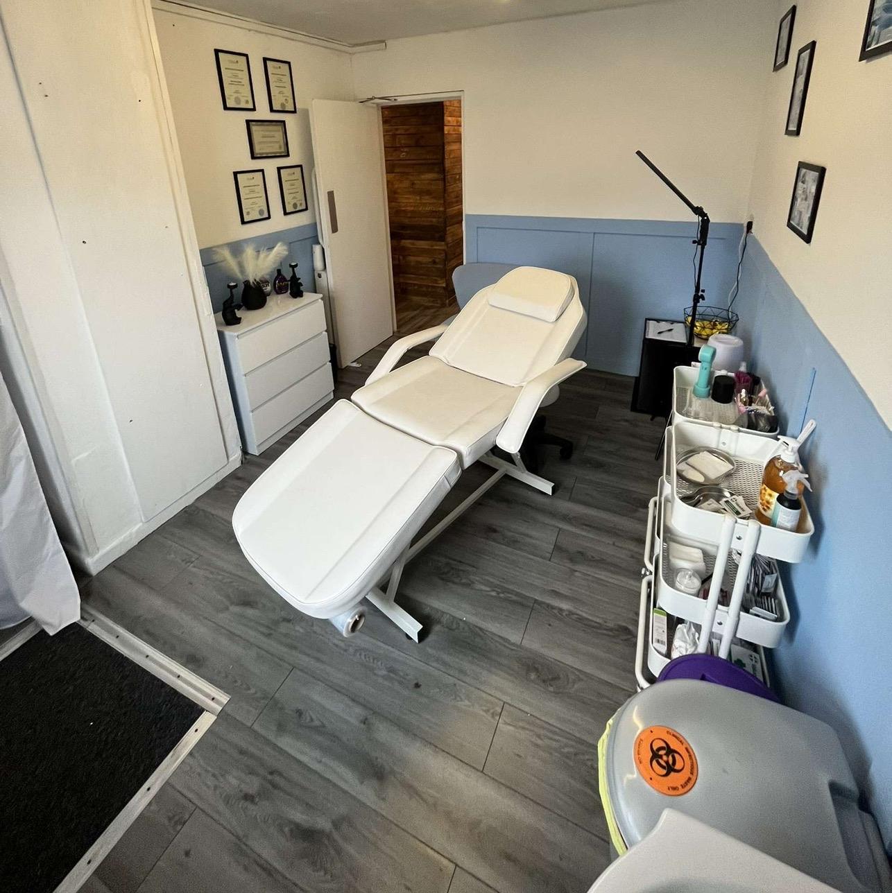 DKMV Aesthetics and Tanning image 2