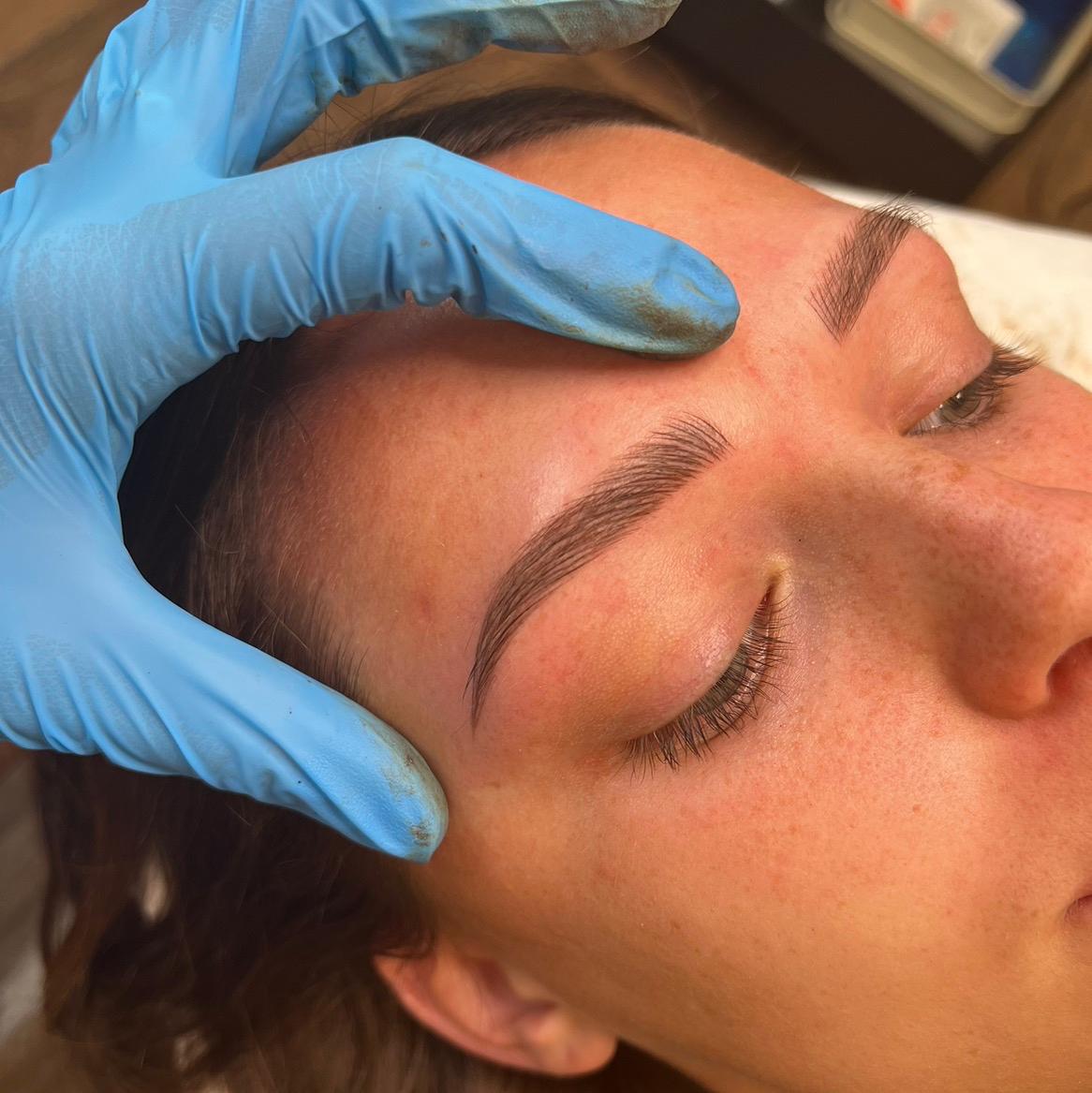 Queen of brows & blush image 1