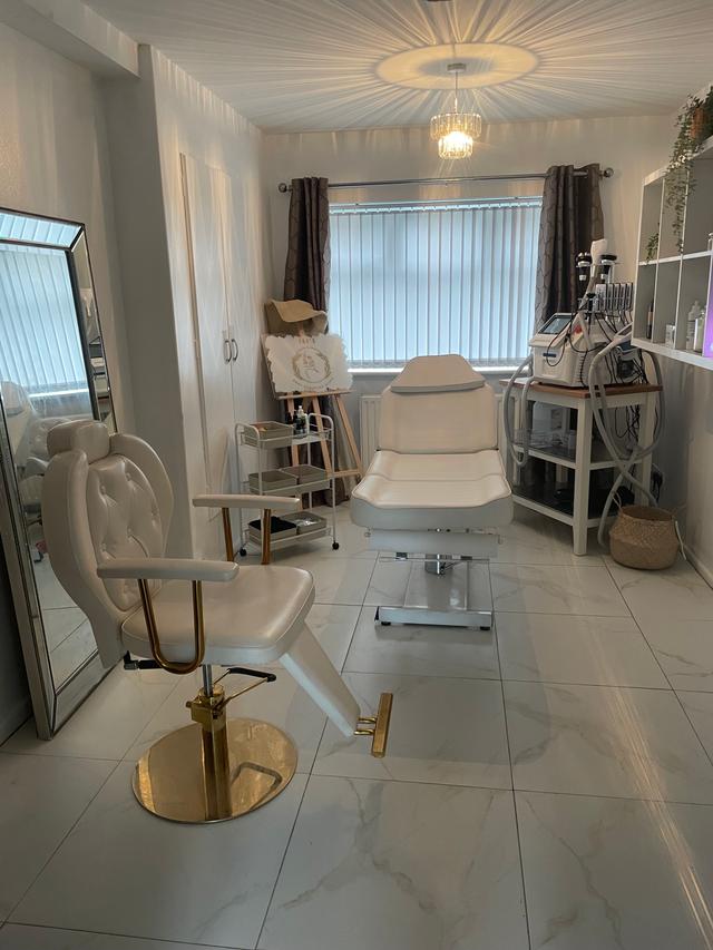 JnJs Body Sculpting clinic