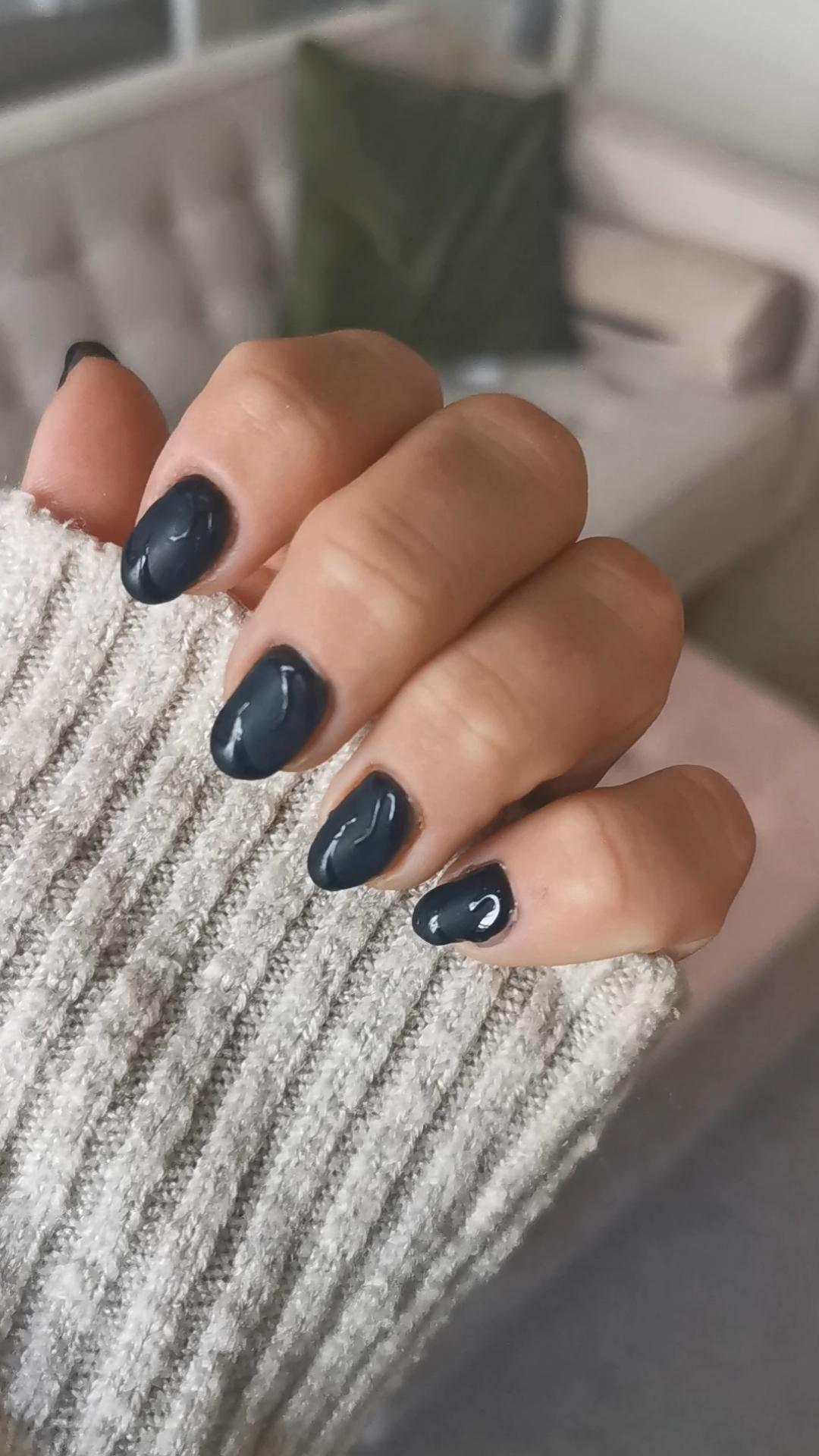Modern nails atelier image 3