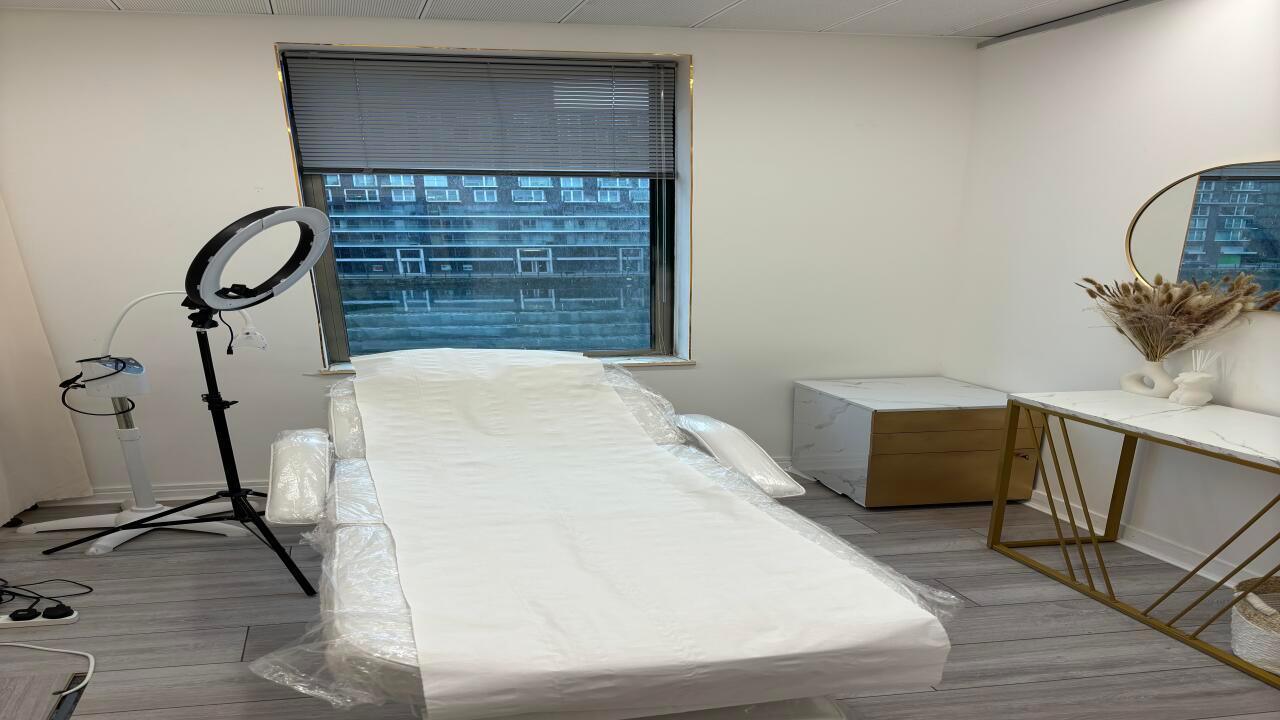 Beauty Suites Canary Wharf image 1