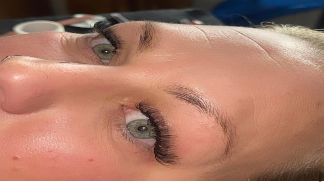 Lady Lashes image 1