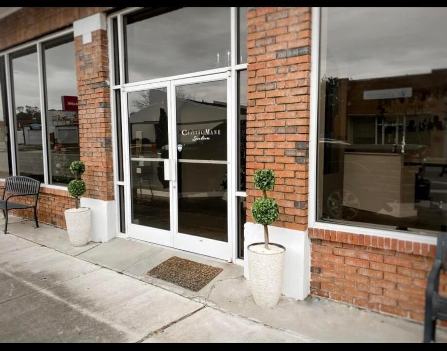 Coastal Mane Salon image 1
