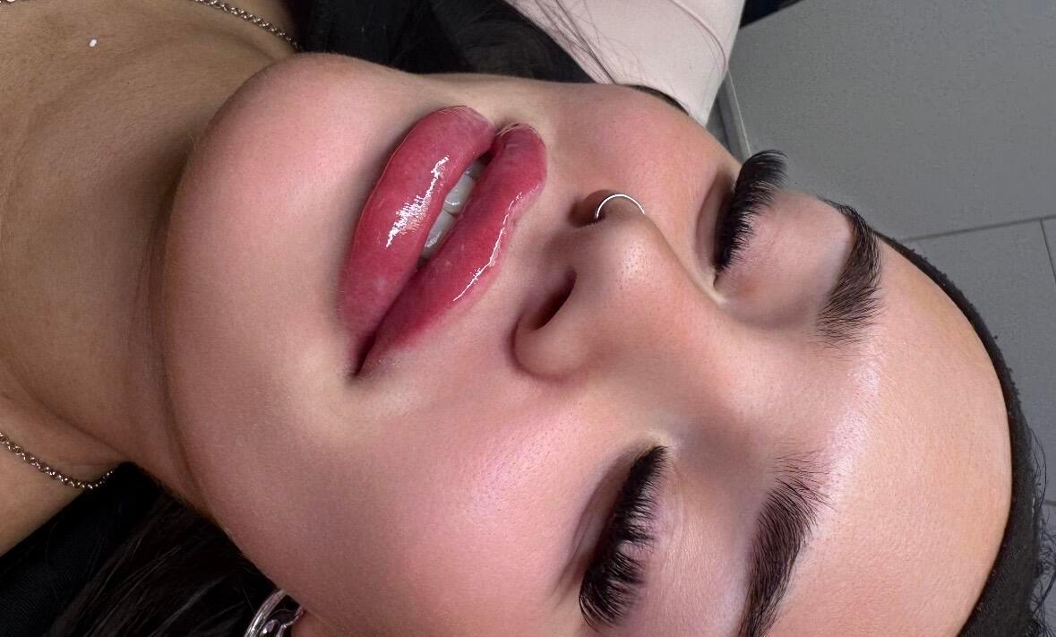 The VIP beauty lounge image 1