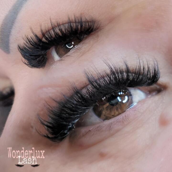 Wonderlux Lash Clinic image 2