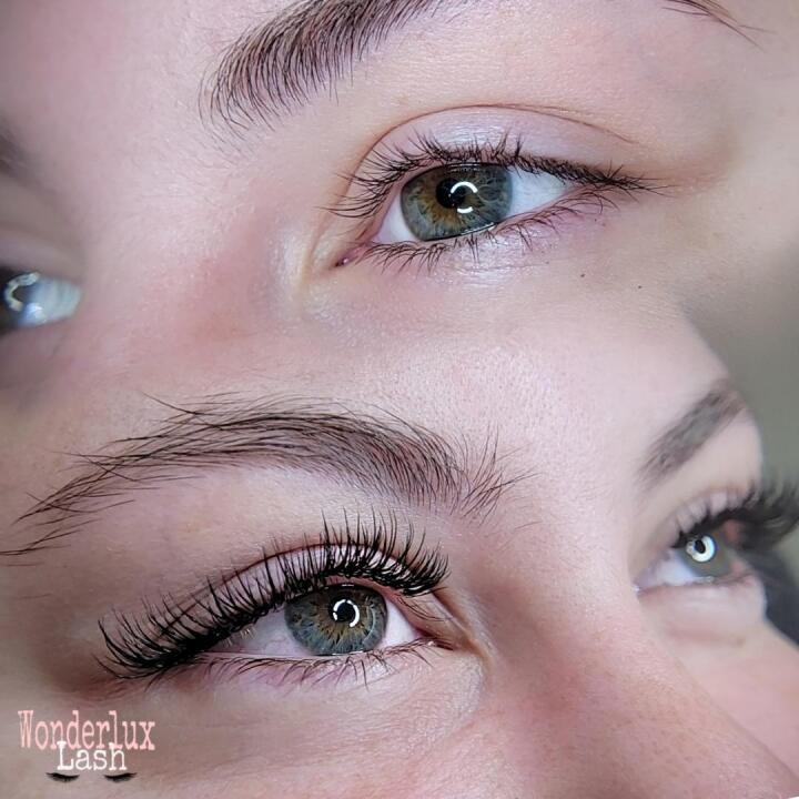 Wonderlux Lash Clinic image 3