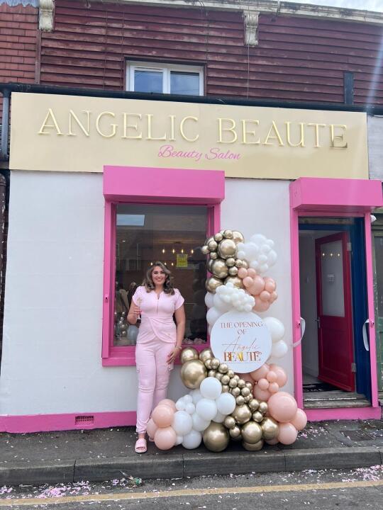 Angelic beaute image 1