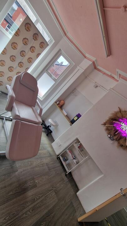 ElC medical aesthetics and training image 2