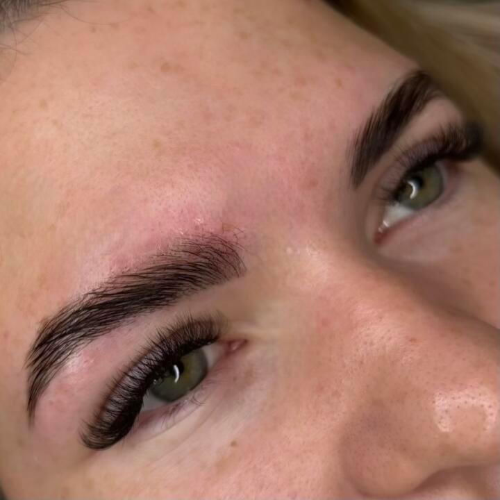 Studio 21 - lash lounge image 2