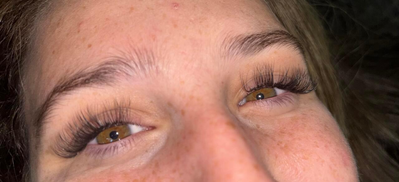 Lashesbyellieannex image 3