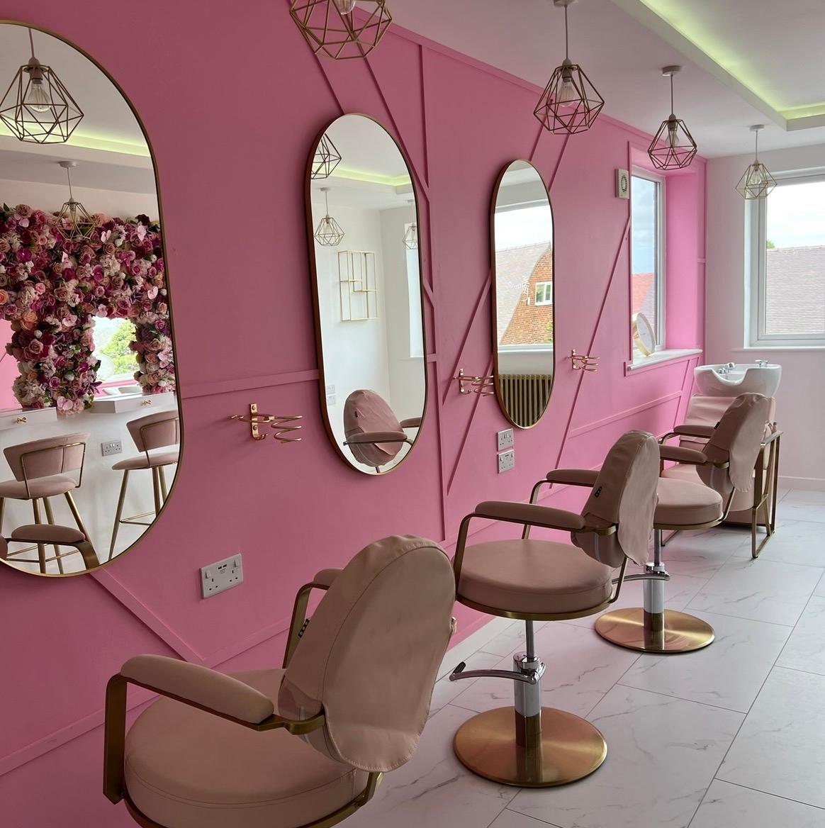 Hourglass Beauty Bar image 3