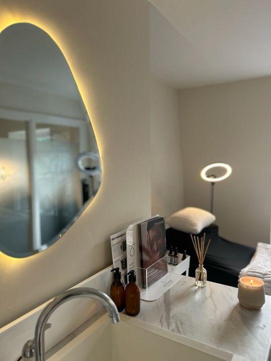 Lauren Beth Medical Aesthetics Uppermill image 1