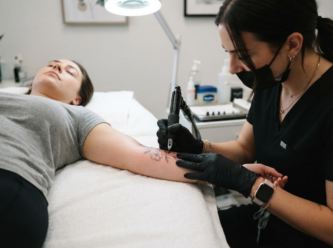 How Fine Line Tattoo works in London?