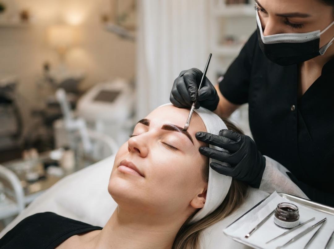 How Eyebrow Tint works in London?