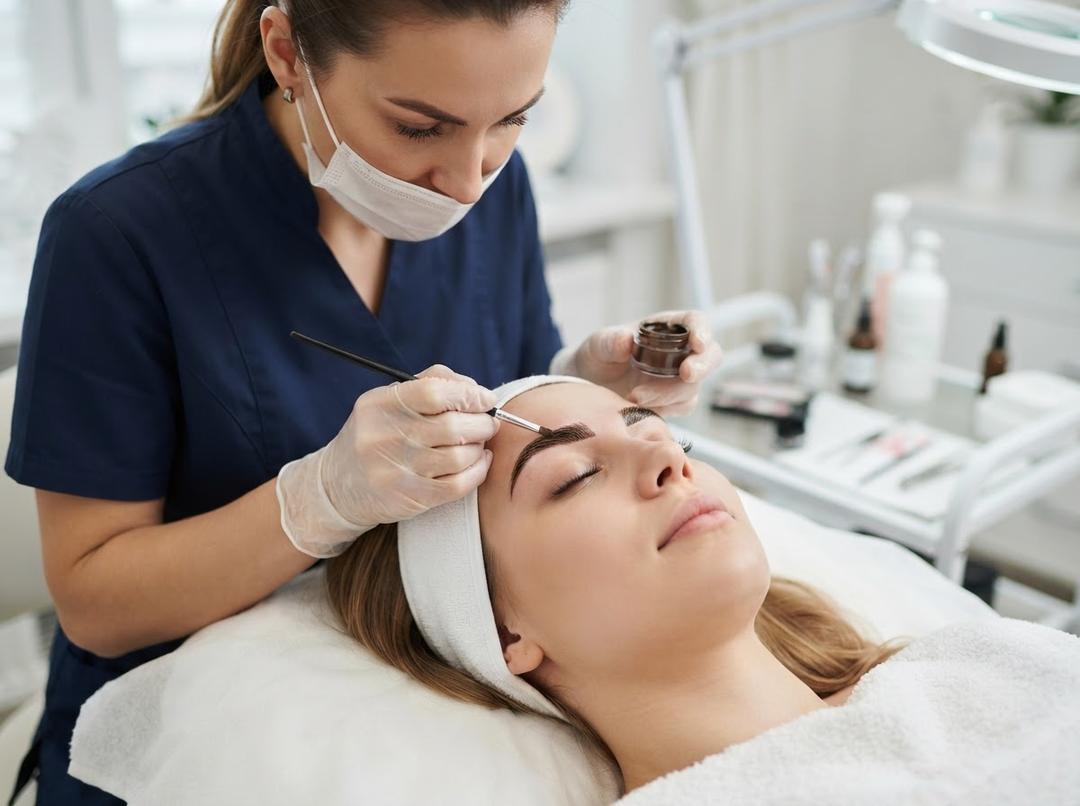 Eyebrow Tint treatment in Birmingham
