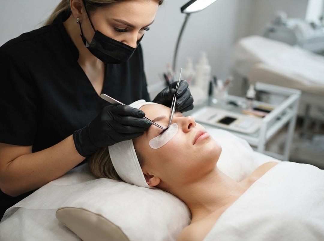 How Classic Lashes works in Liverpool?